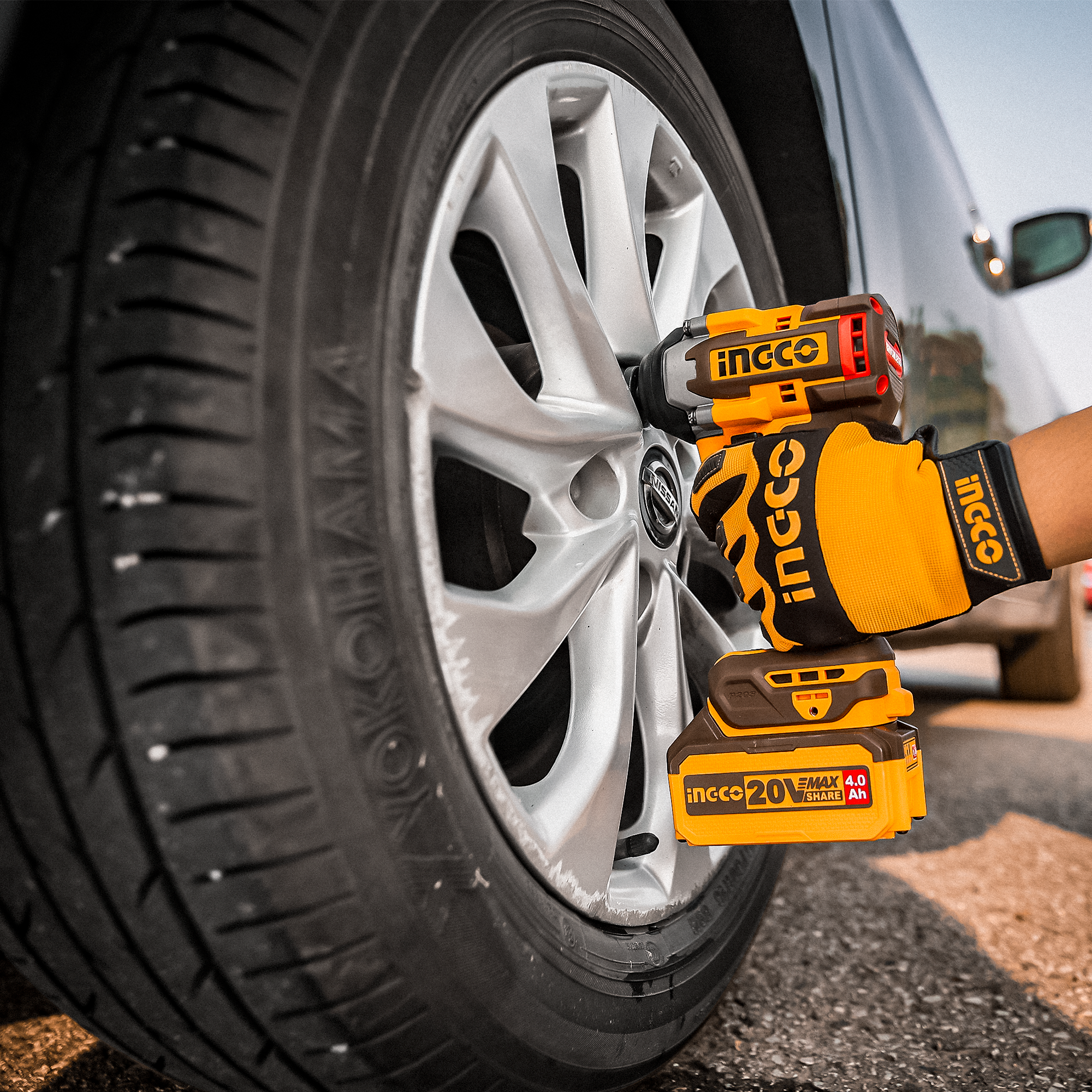 INGCO INGCO 20V 500Nm Lithium Battery Cordless Impact Wrench 